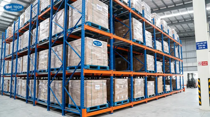 Kệ Push Back Nghệ An giúp tối ưu diện tích kho công nghiệp Kệ Push Back Nghệ An lắp đặt trong kho công nghiệp tải nặng